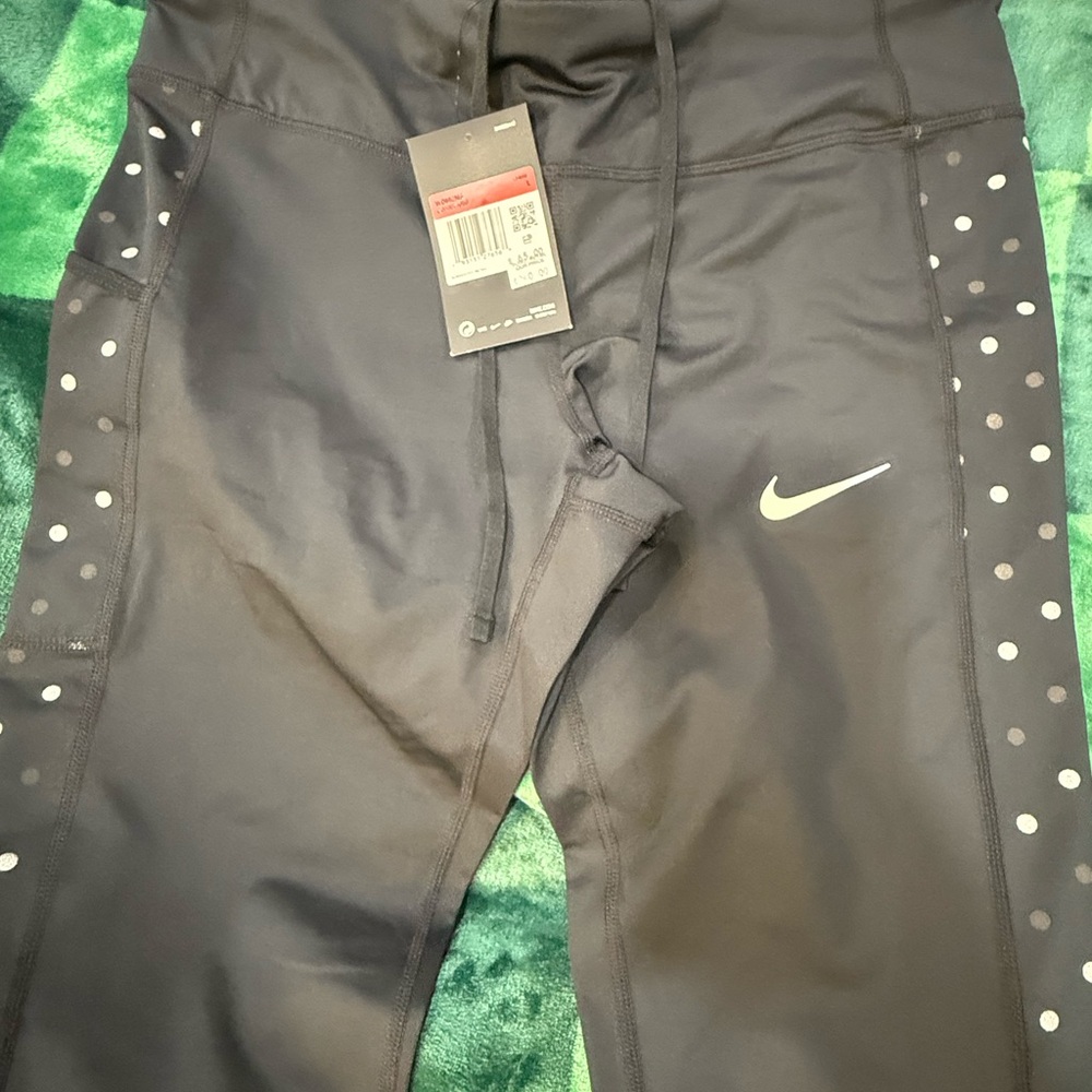 Nike Black Leggings - Picture 3 of 9